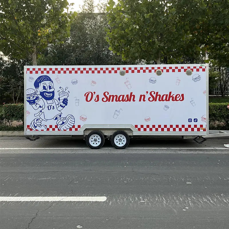 Remorcă mobilă pentru panificație și bucătărie rapidă